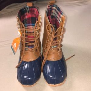 NEVER WORN SPORTO DUCK BOOTS